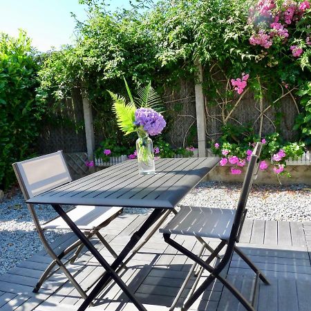 Suite A 800M De La Plage Saint-Lunaire Exterior foto