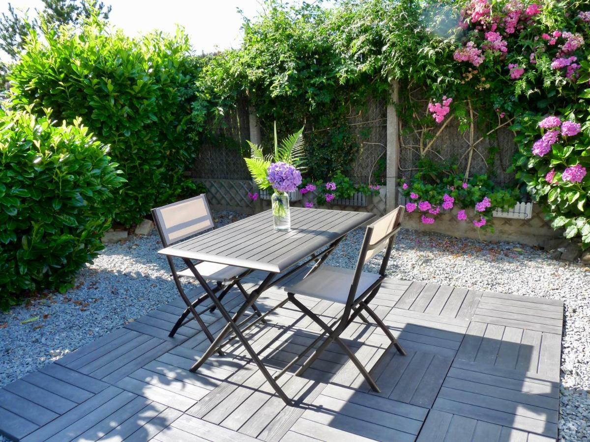 Suite A 800M De La Plage Saint-Lunaire Exterior foto