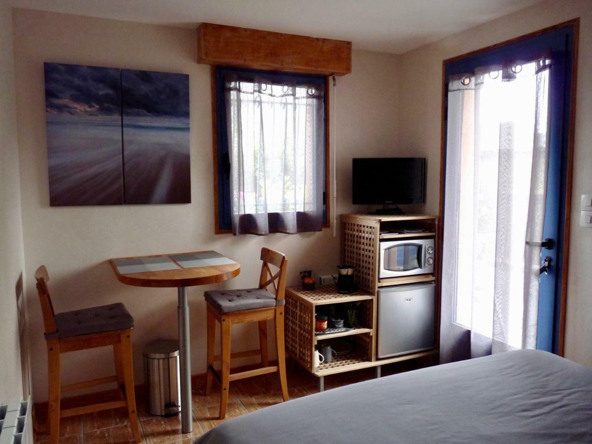 Suite A 800M De La Plage Saint-Lunaire Exterior foto